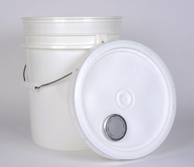HDPE Lid with Rieke Spout